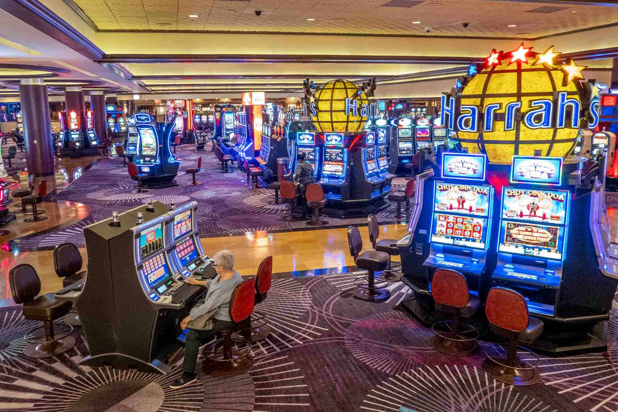 Blackjack Stratejileri: Temel İlkeler ve İlerleyen Taktikler